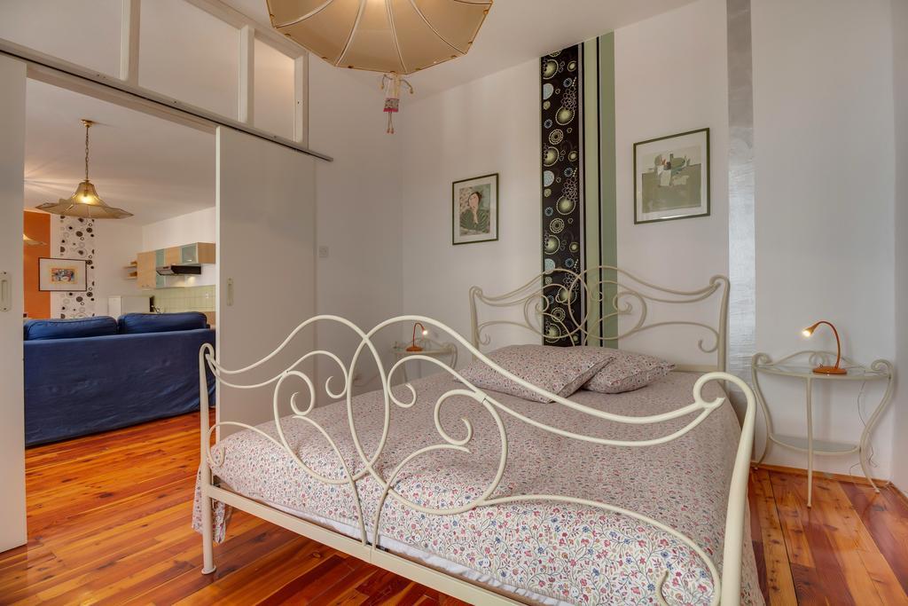 מאלי לוסיניי Apartments Mandarina חדר תמונה